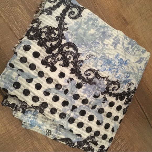 Lightweight Blue Patterned Scarf - Picture 2 of 2